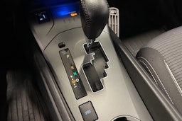 harmaa Toyota Avensis 2017 kuva 30.