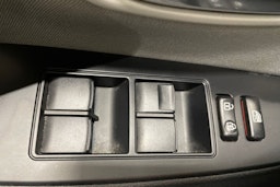 harmaa Toyota Avensis 2017 kuva 32.