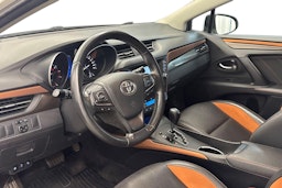 Valkoinen Toyota AVENSIS 2017 kuva 7.