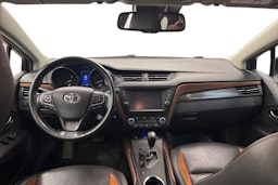 Valkoinen Toyota AVENSIS 2017 kuva 9.