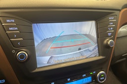 Valkoinen Toyota AVENSIS 2017 kuva 17.