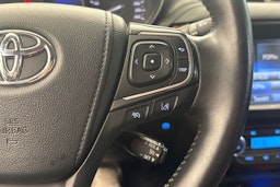 Valkoinen Toyota AVENSIS 2017 kuva 20.