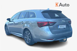 harmaa Toyota Avensis 2017 kuva 2.