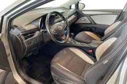 harmaa Toyota Avensis 2017 kuva 6.