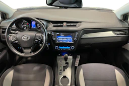 harmaa Toyota Avensis 2017 kuva 7.