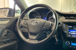 harmaa Toyota Avensis 2017 kuva 13.