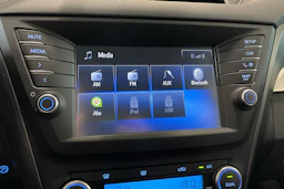 harmaa Toyota Avensis 2017 kuva 20.
