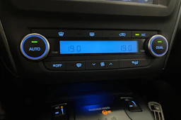 harmaa Toyota Avensis 2017 kuva 23.