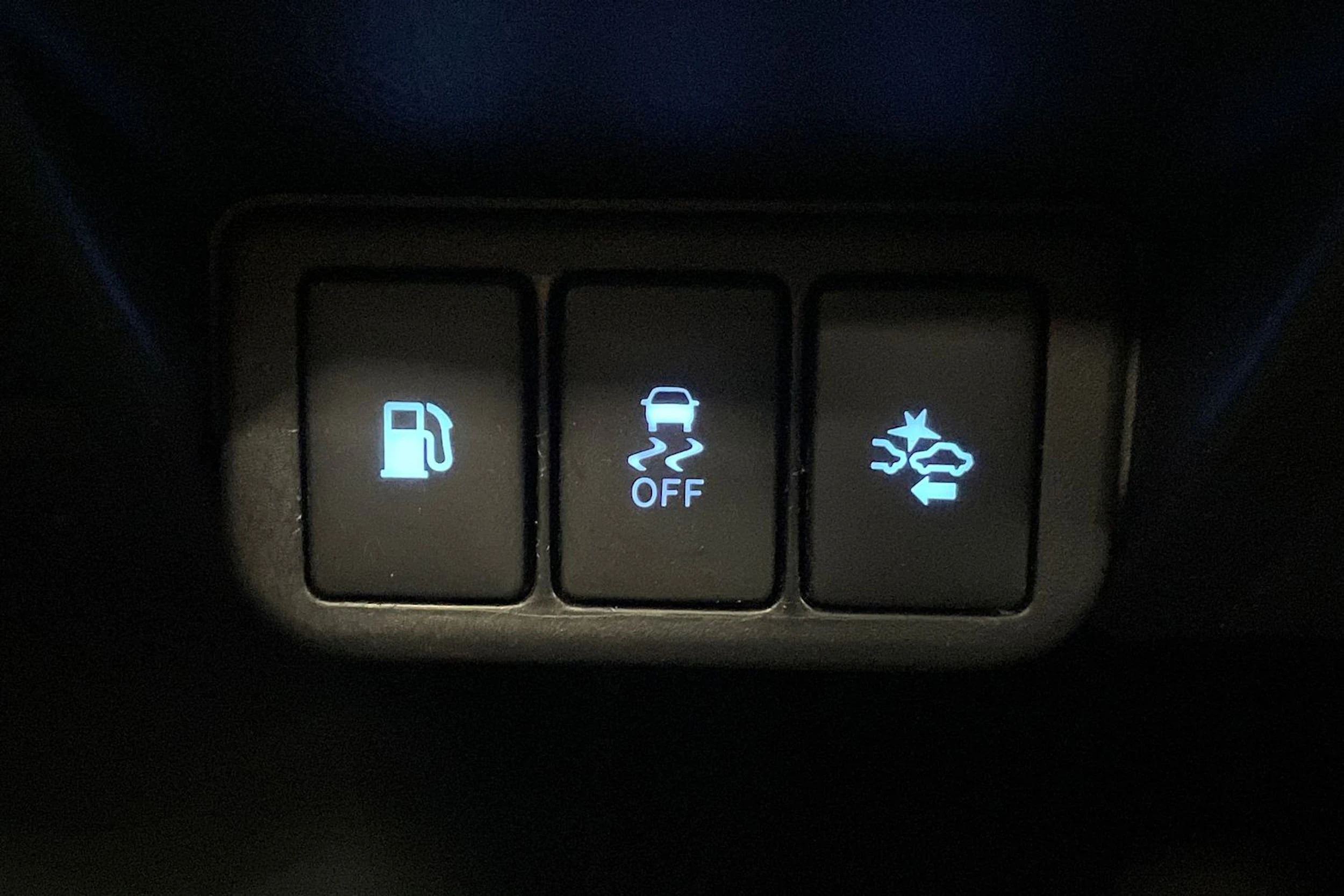harmaa Toyota Avensis 2017 kuva 26.