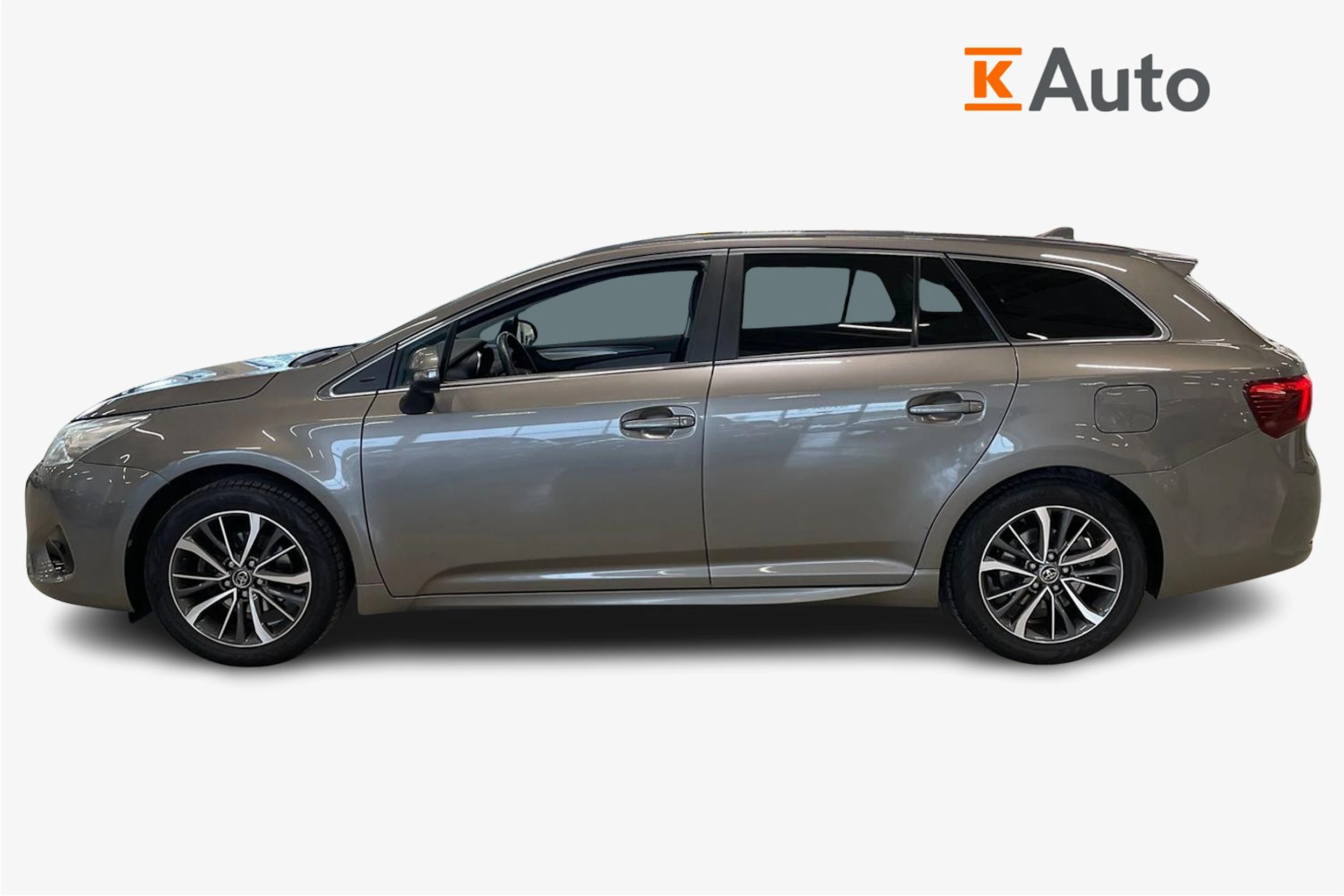 harmaa Toyota Avensis 2017 kuva 5.