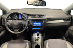 harmaa Toyota Avensis 2017 kuva 7.