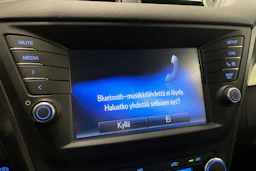 harmaa Toyota Avensis 2017 kuva 19.