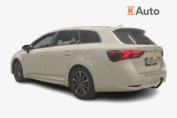 valkoinen Toyota Avensis 2017 kuva 2.