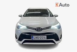 valkoinen Toyota Avensis 2017 kuva 5.