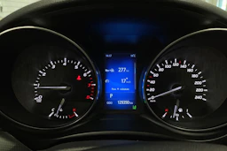 valkoinen Toyota Avensis 2017 kuva 17.
