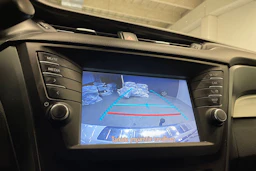 valkoinen Toyota Avensis 2017 kuva 21.