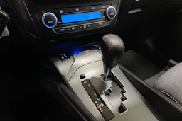 valkoinen Toyota Avensis 2017 kuva 22.