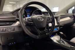 valkoinen Toyota Avensis 2017 kuva 27.
