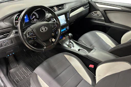 harmaa Toyota Avensis 2017 kuva 6.