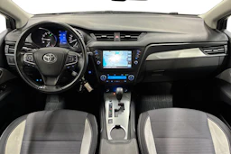 harmaa Toyota Avensis 2017 kuva 7.