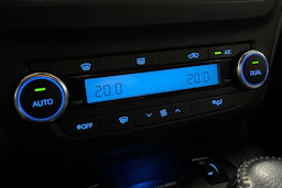 harmaa Toyota Avensis 2017 kuva 20.