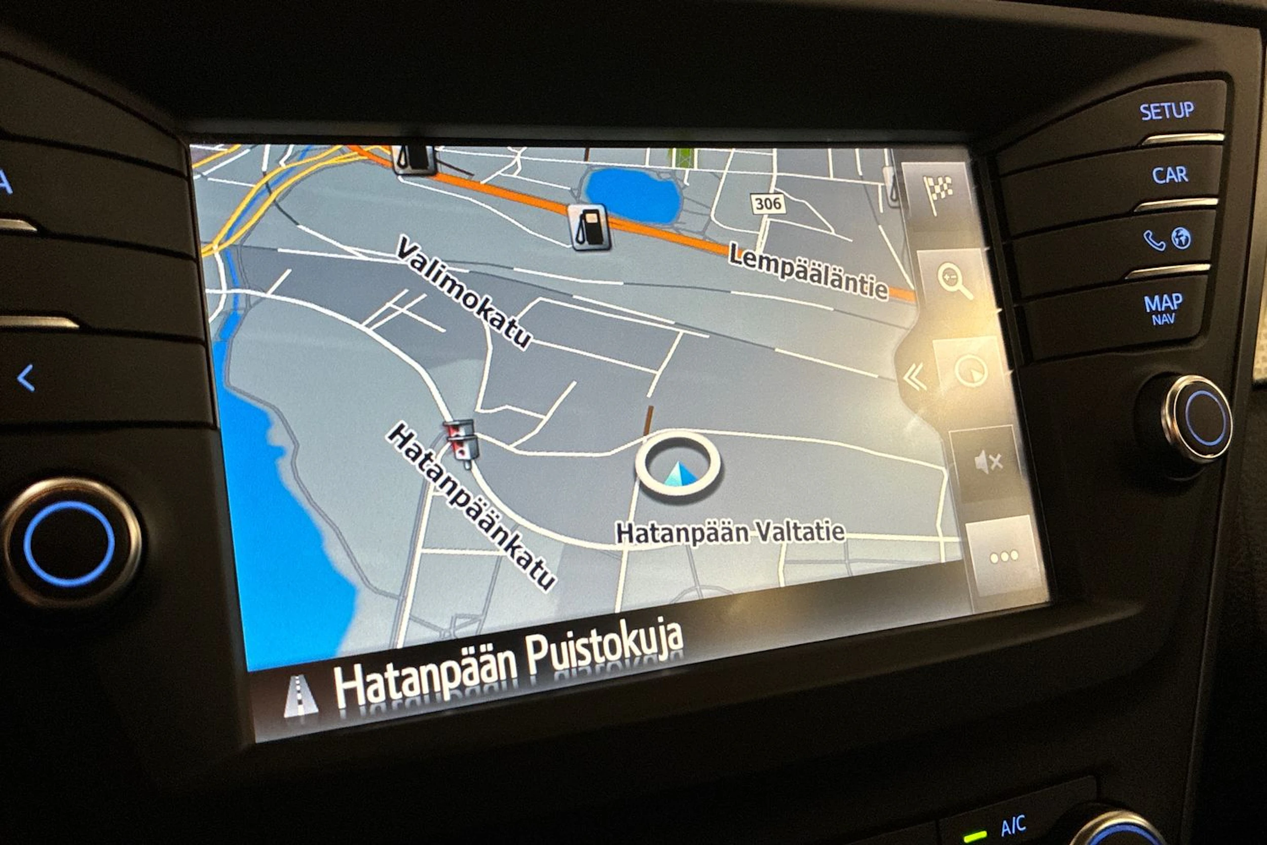 harmaa Toyota Avensis 2017 kuva 21.