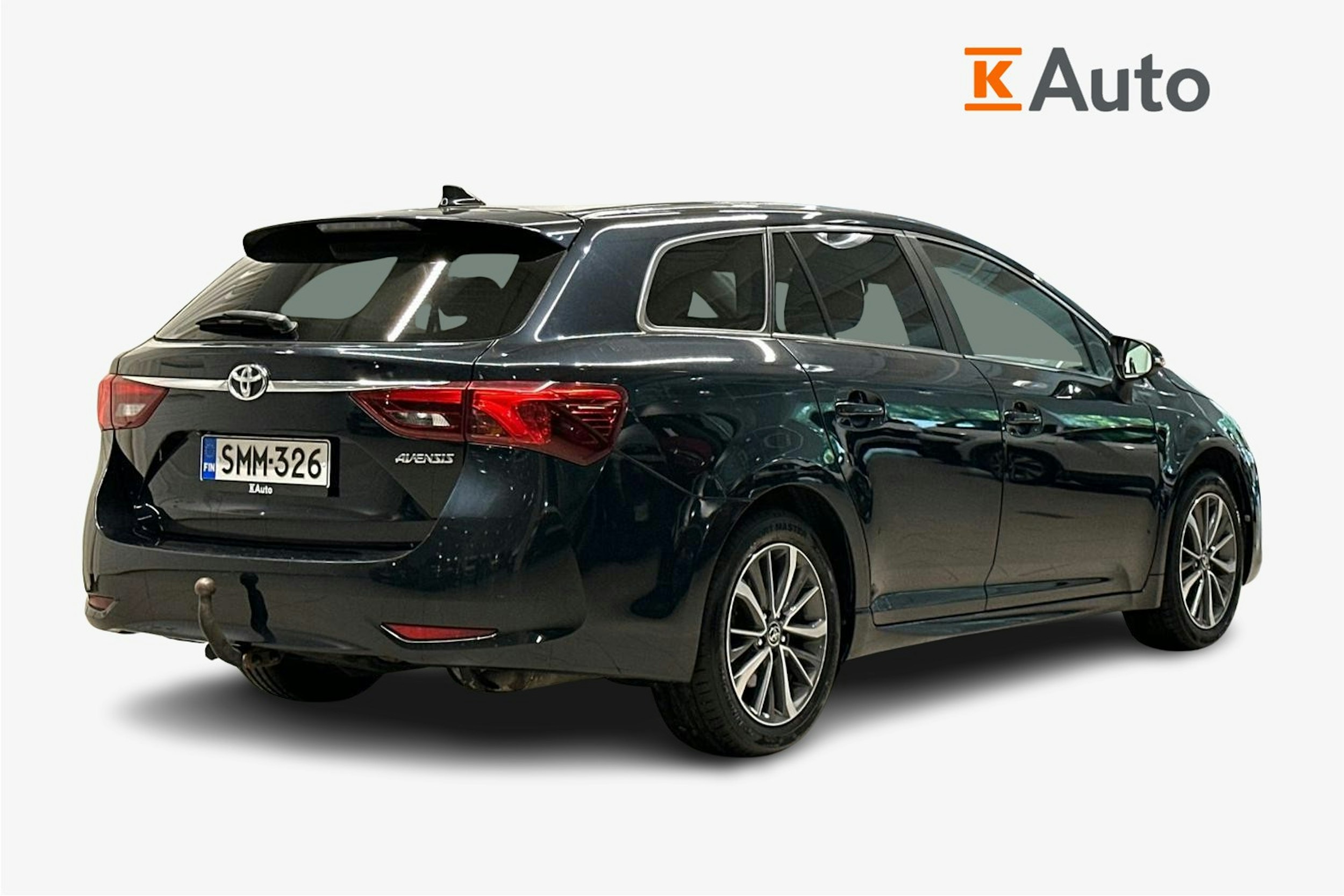 harmaa Toyota Avensis 2017 kuva 2.