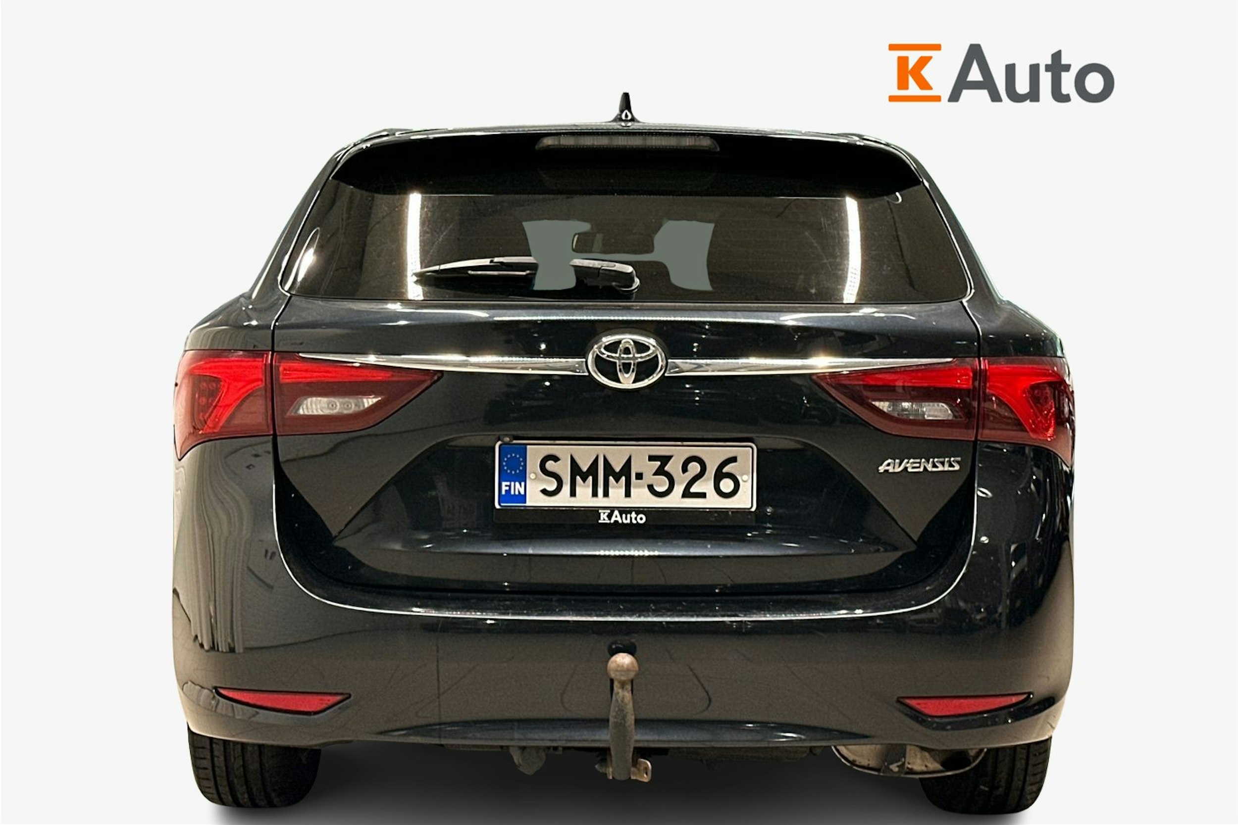 harmaa Toyota Avensis 2017 kuva 3.