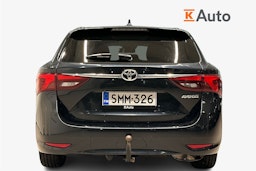 harmaa Toyota Avensis 2017 kuva 3.