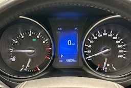 harmaa Toyota Avensis 2017 kuva 20.