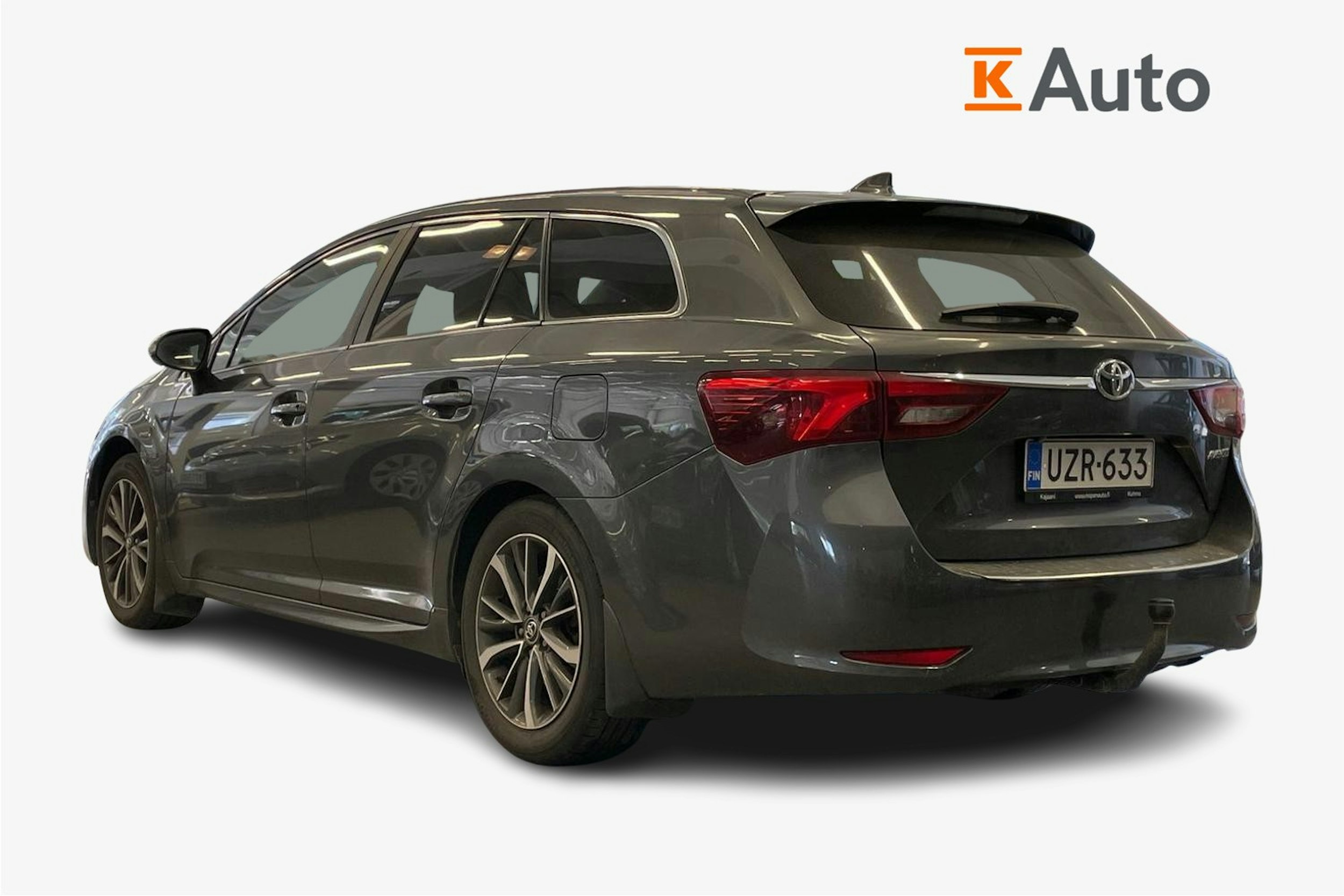 harmaa Toyota Avensis 2017 kuva 2.