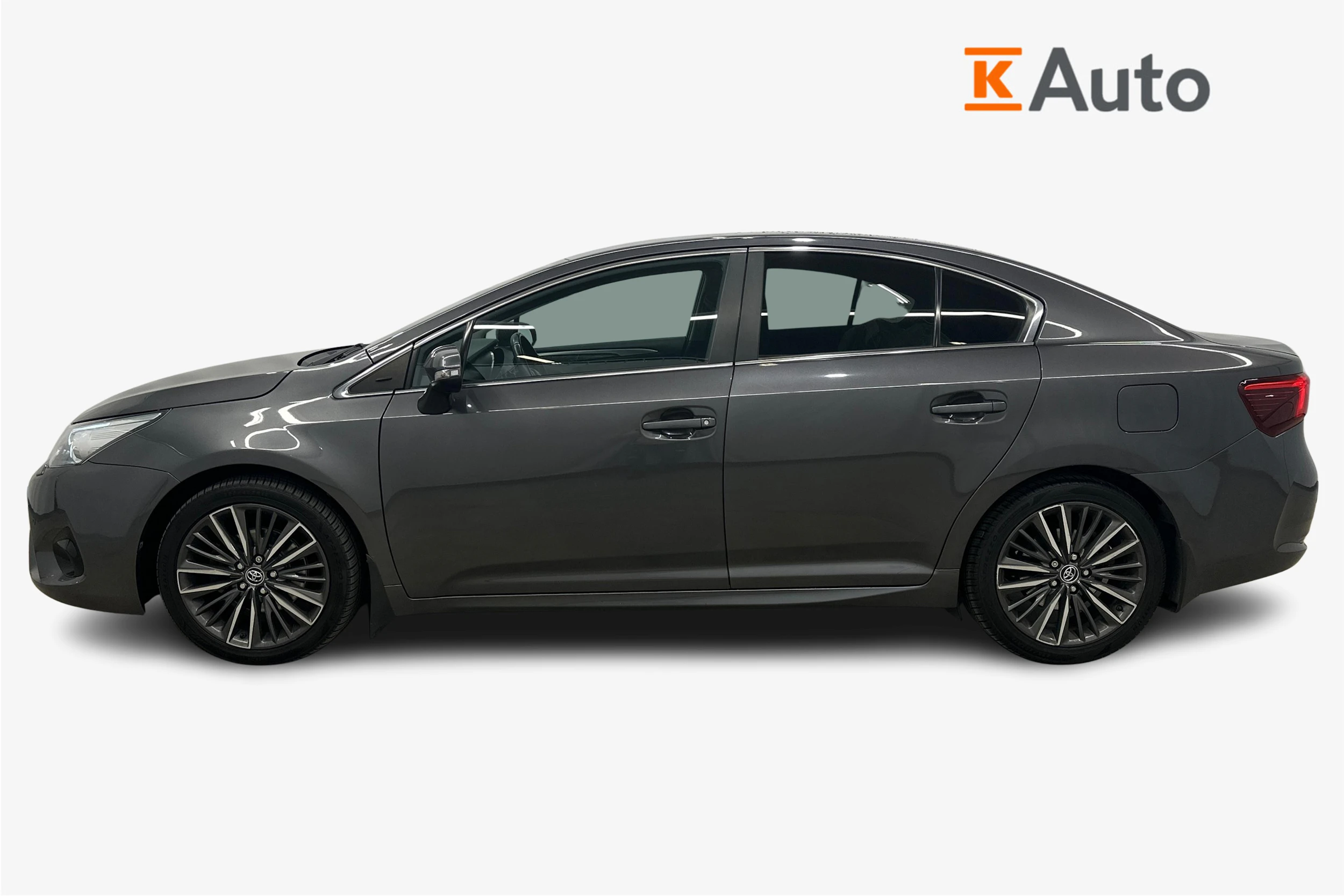 harmaa Toyota Avensis 2018 kuva 7.