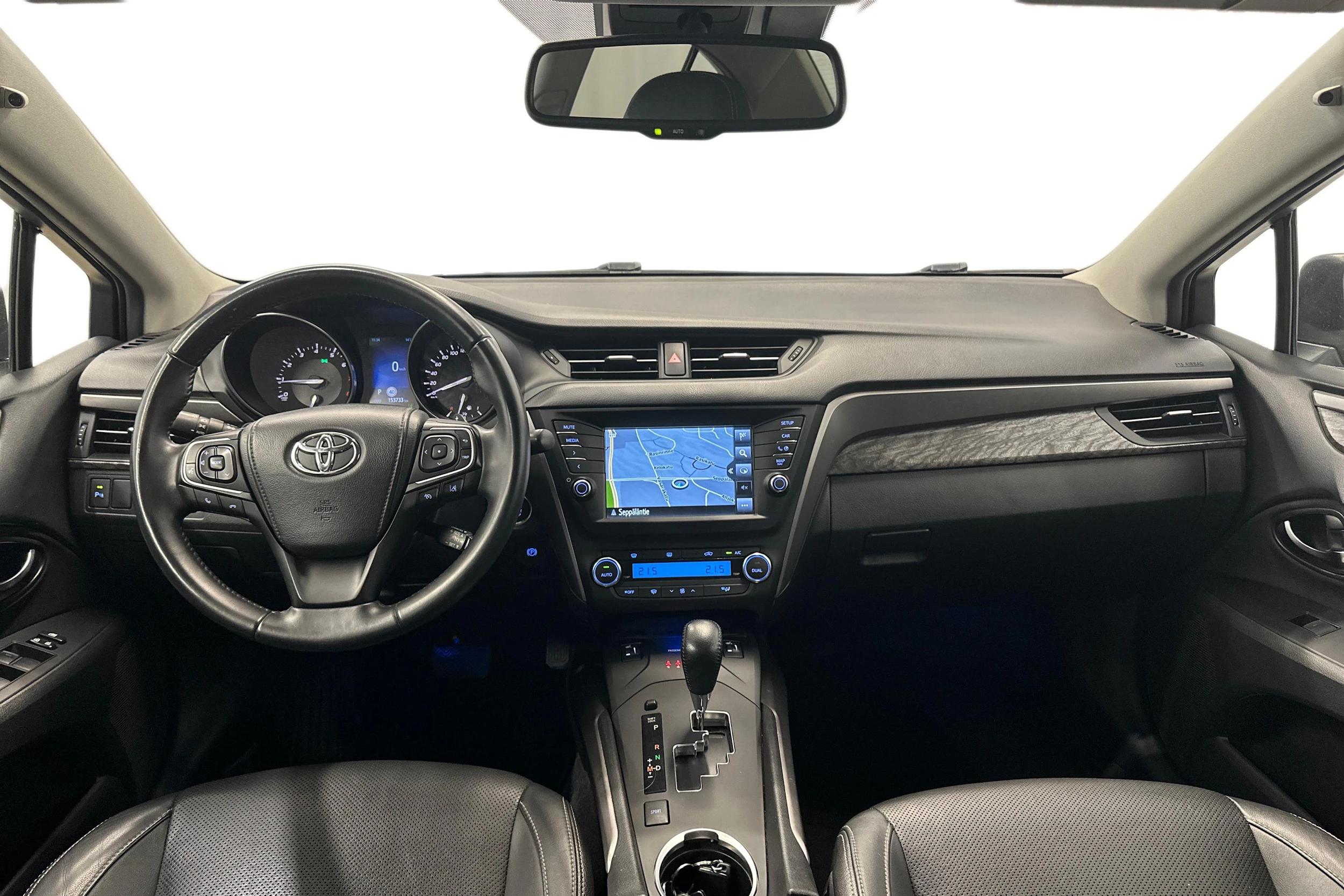 harmaa Toyota Avensis 2018 kuva 9.