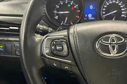 harmaa Toyota Avensis 2018 kuva 18.