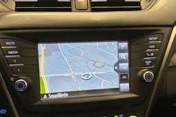 harmaa Toyota Avensis 2018 kuva 21.