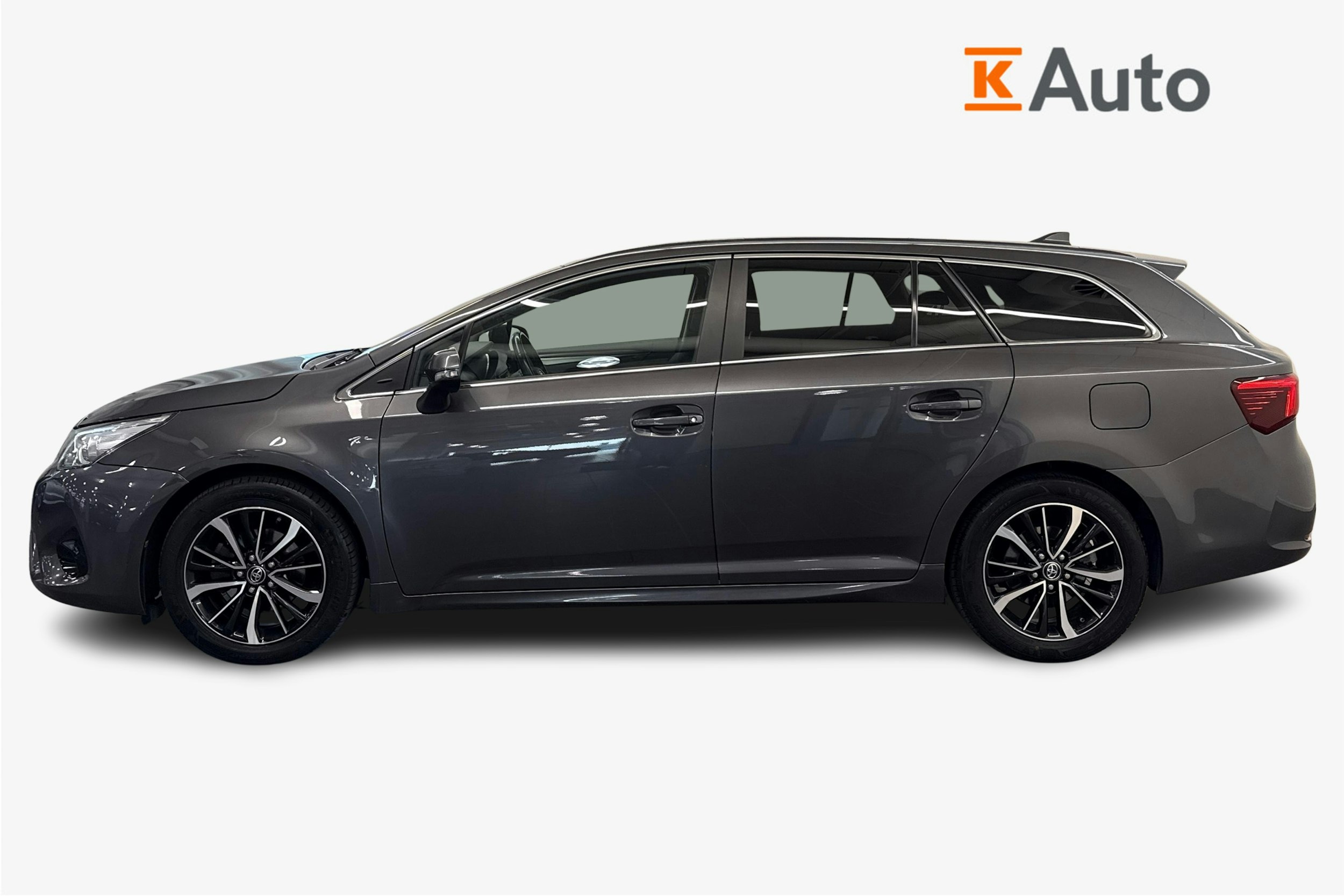 harmaa Toyota Avensis 2018 kuva 5.