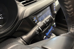 harmaa Toyota Avensis 2018 kuva 16.