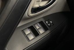 harmaa Toyota Avensis 2018 kuva 21.