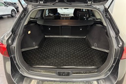 harmaa Toyota Avensis 2018 kuva 31.