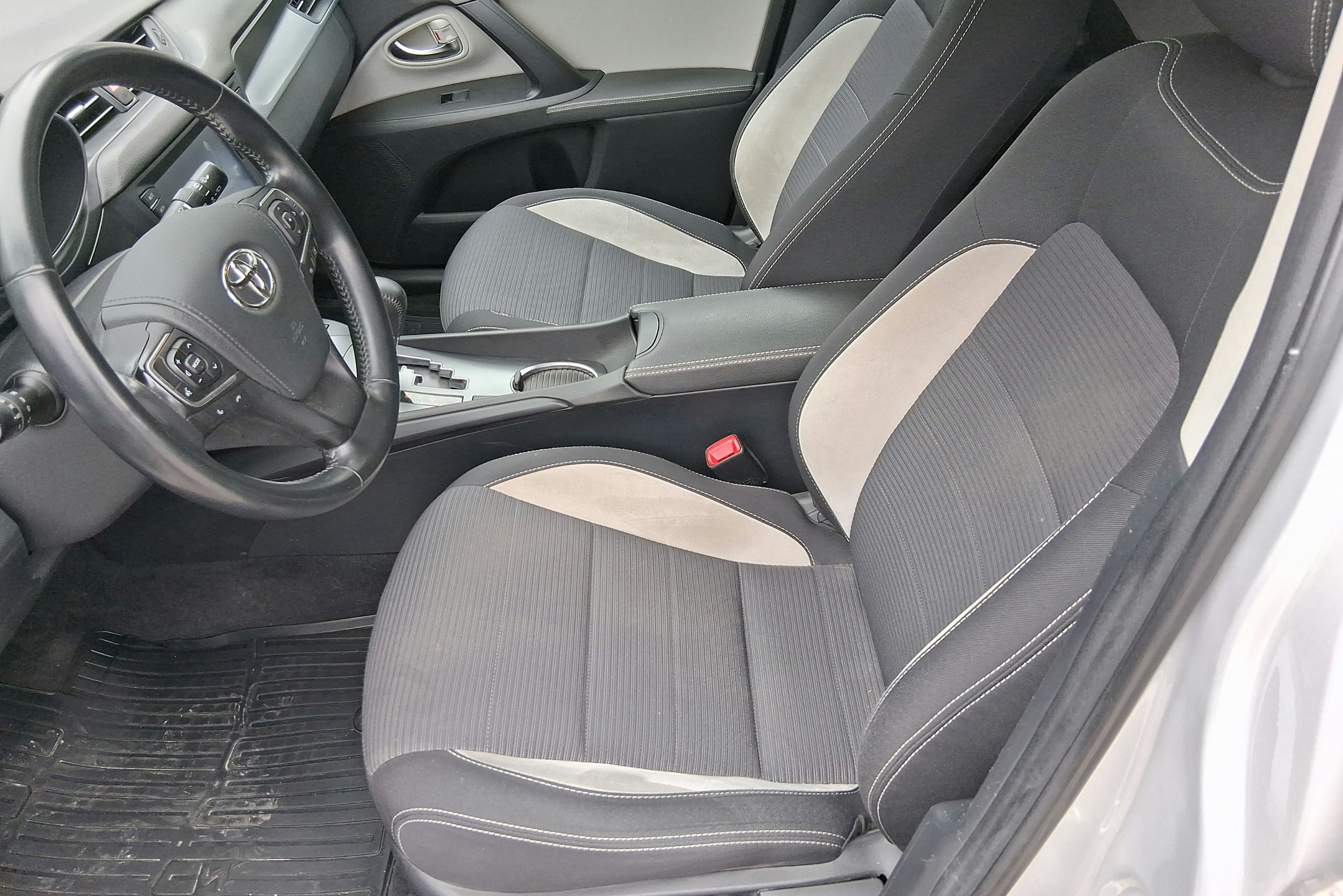 hopea Toyota Avensis 2018 kuva 7.