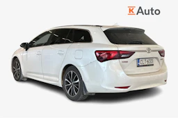 valkoinen Toyota Avensis 2018 kuva 2.