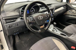 valkoinen Toyota Avensis 2018 kuva 6.