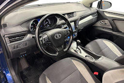 sininen Toyota Avensis 2018 kuva 6.