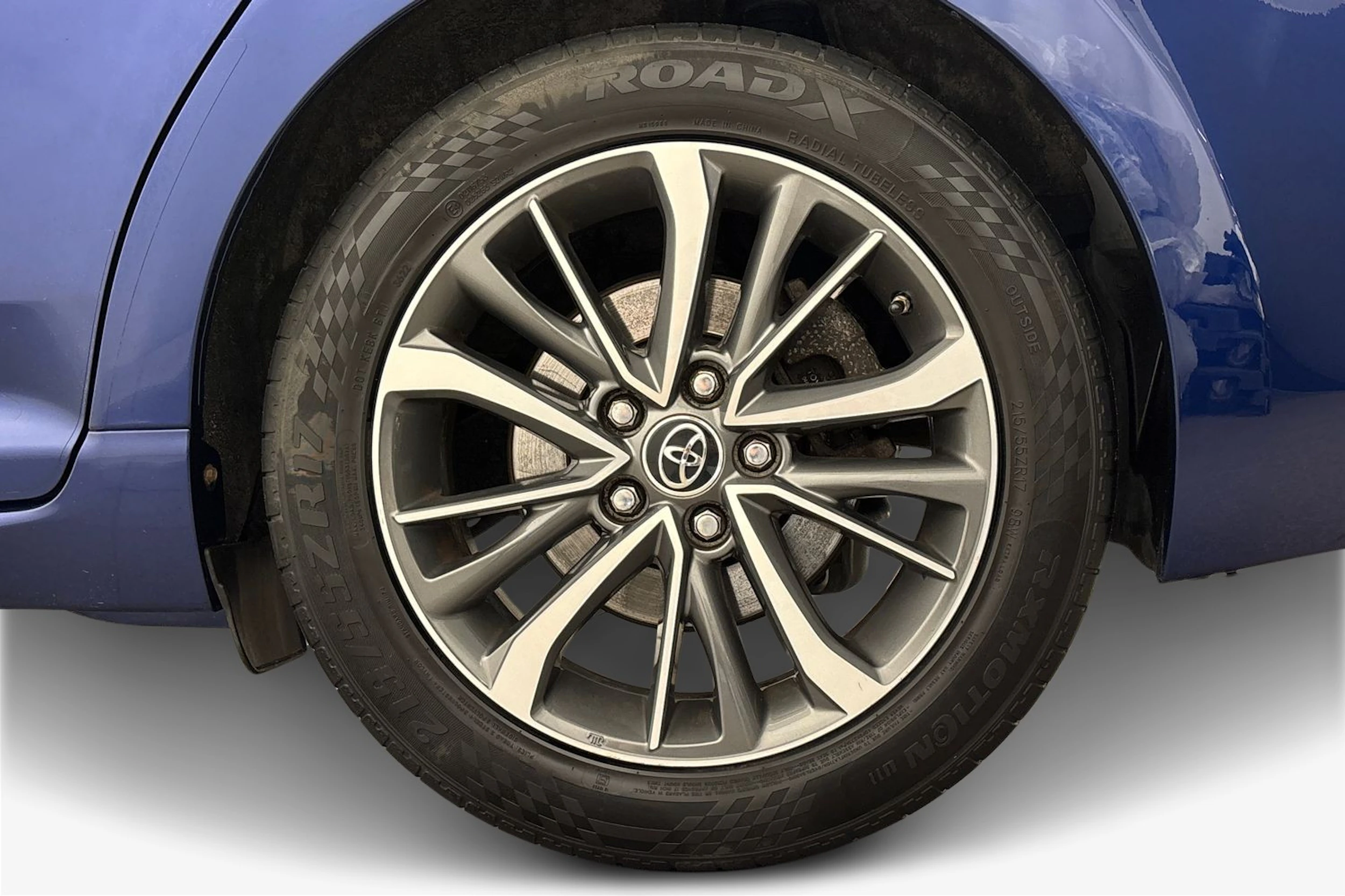 sininen Toyota Avensis 2018 kuva 9.