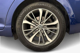sininen Toyota Avensis 2018 kuva 9.
