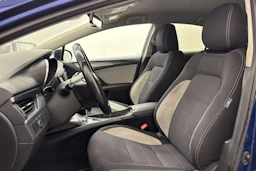 sininen Toyota Avensis 2018 kuva 11.
