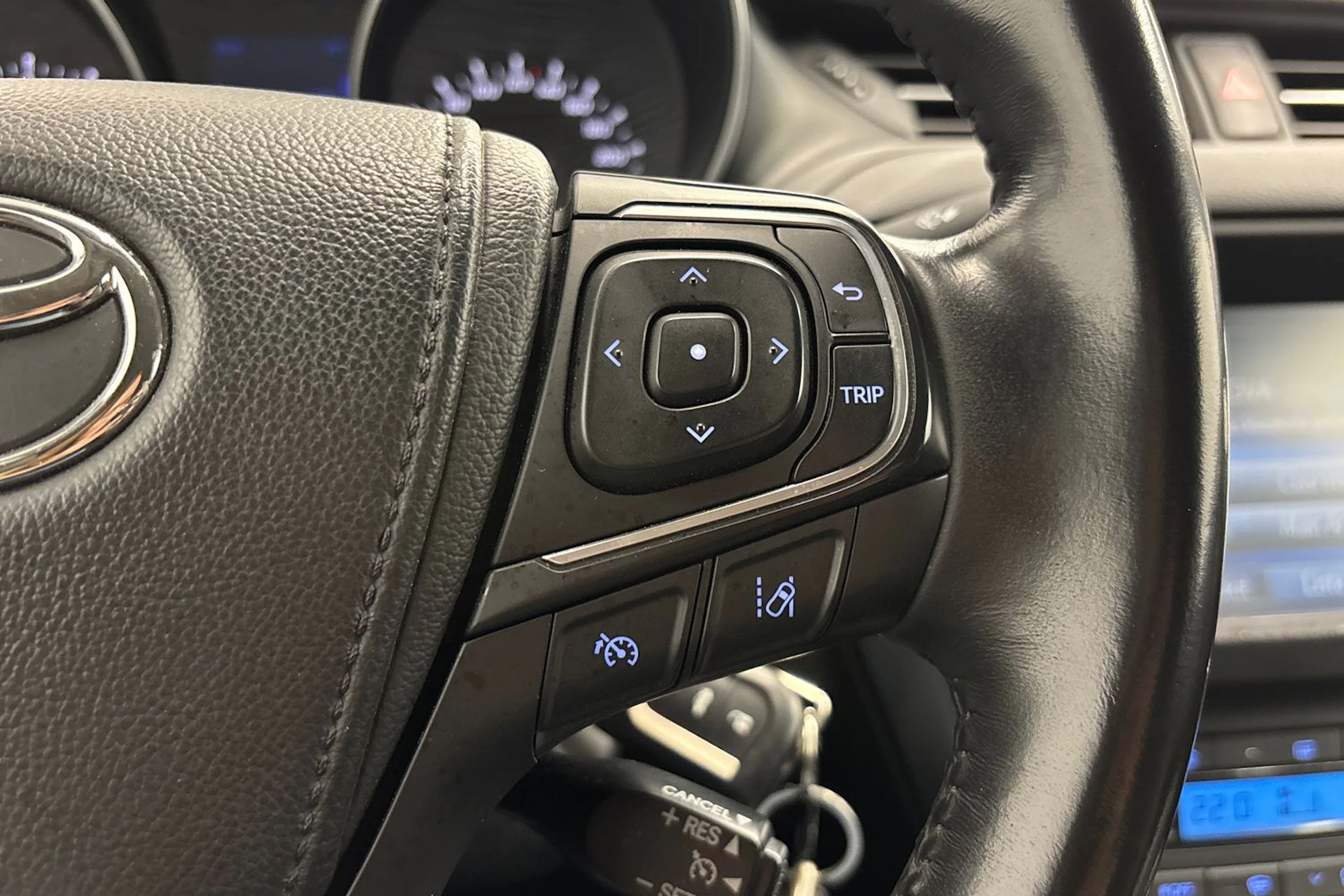 sininen Toyota Avensis 2018 kuva 14.