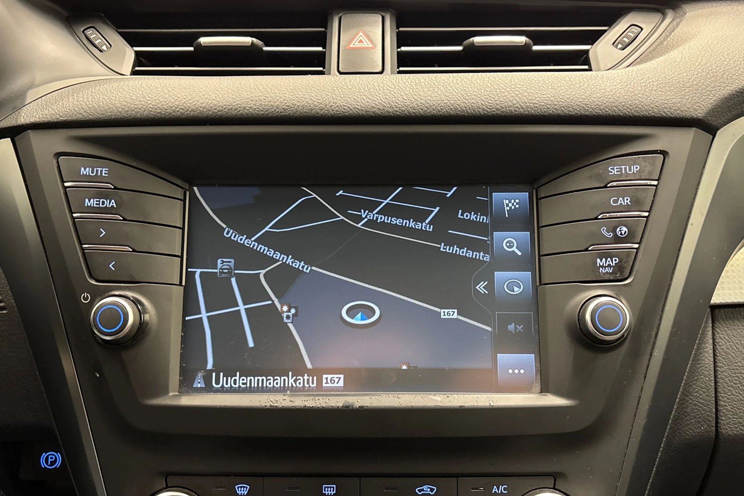 sininen Toyota Avensis 2018 kuva 19.