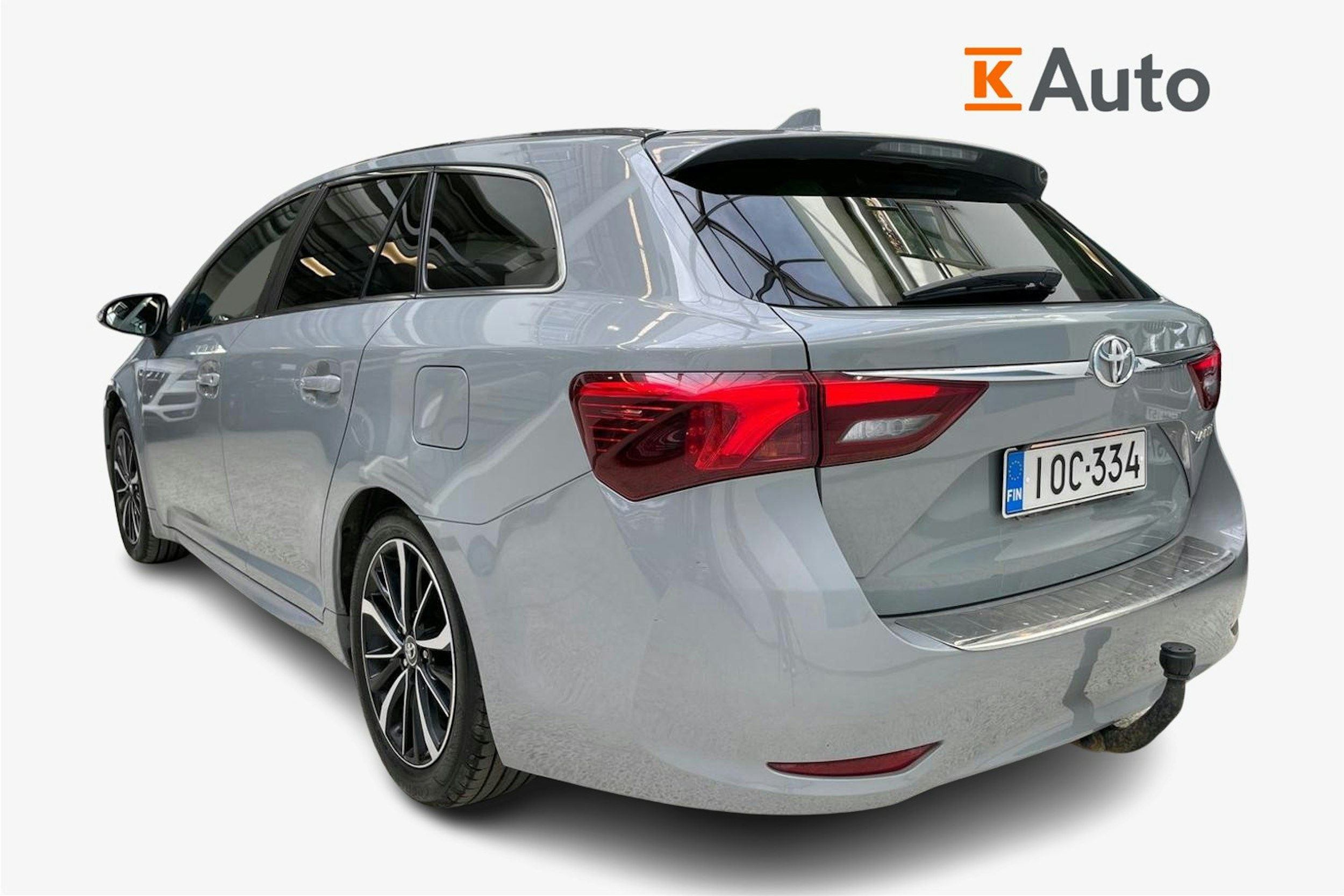harmaa Toyota Avensis 2018 kuva 2.