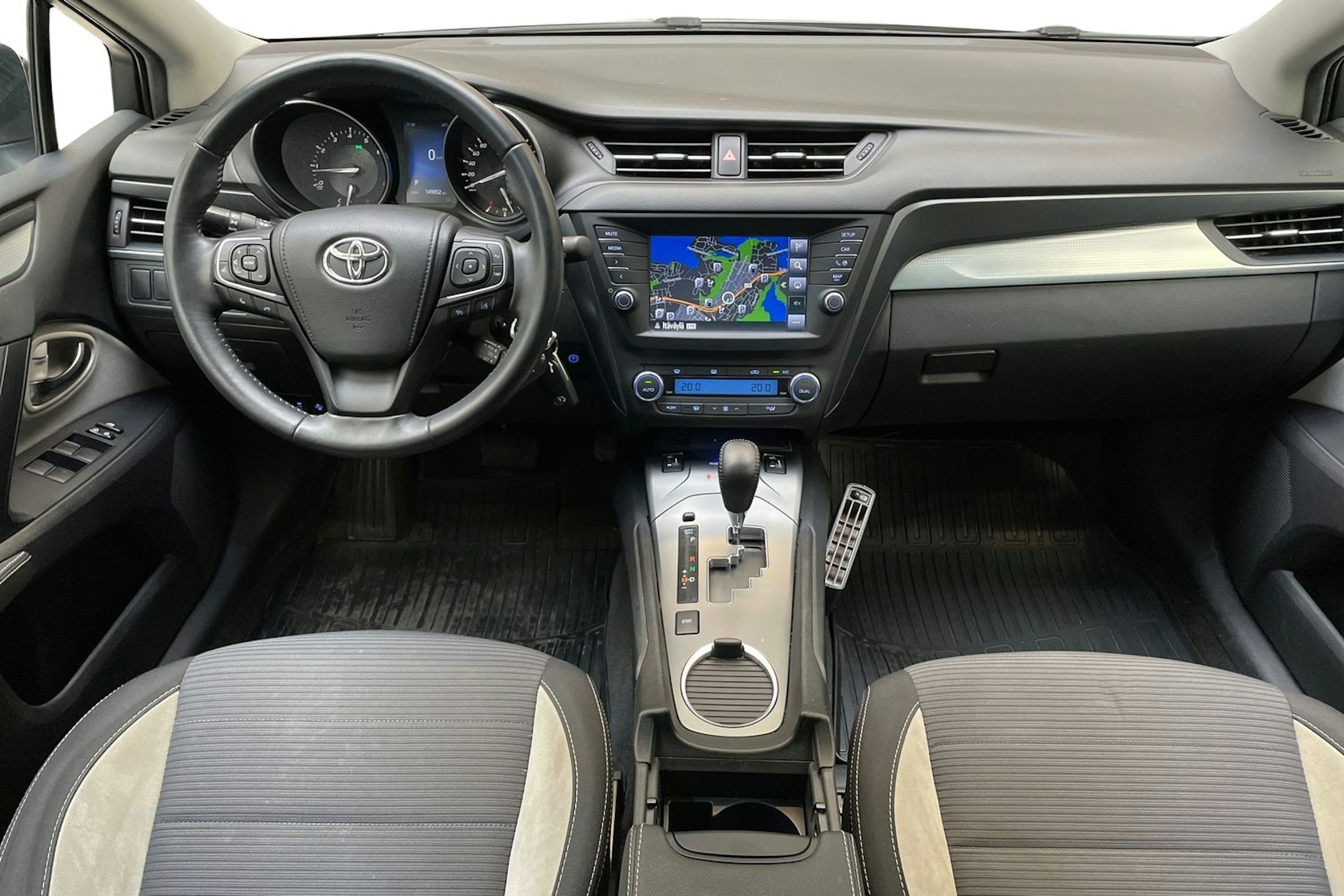 harmaa Toyota Avensis 2018 kuva 9.